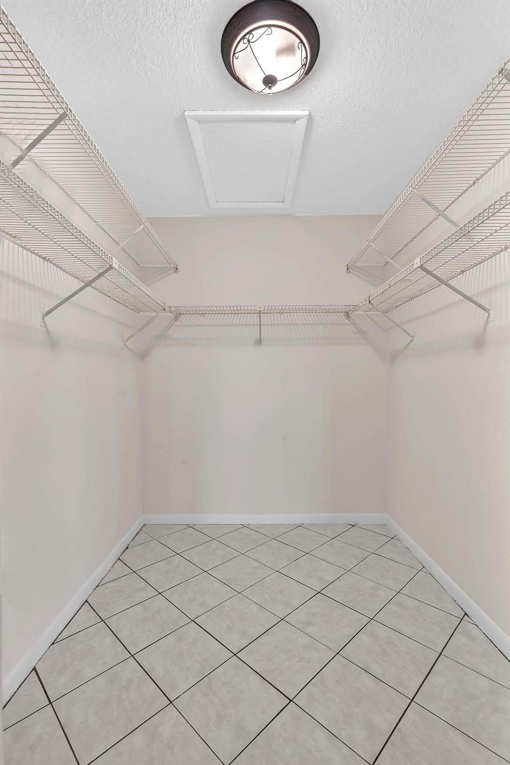 22017 Palms Way 202, Boca Raton, FL 33433