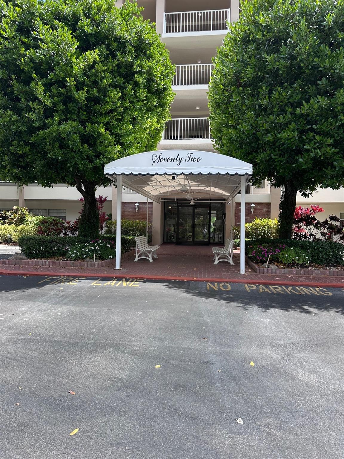 Photo for 3850 Oaks Clubhouse Drive, 403, Pompano Beach, FL 33069 - Listing #FX-10500367 3850 Oaks Clubhouse Drive, 403, Pompano Beach, FL 33069