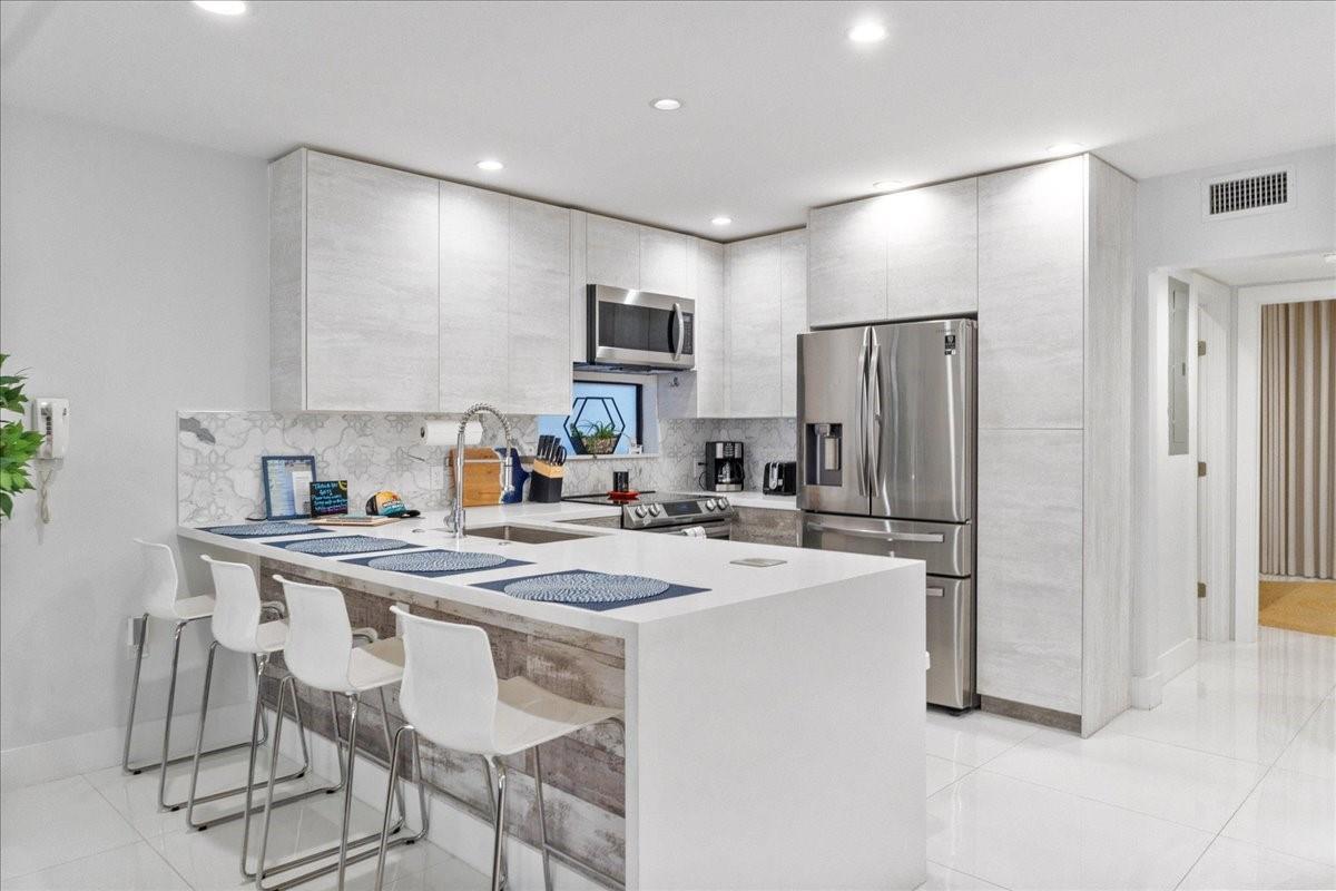 Photo for 2911 N Ocean Drive, Hollywood, FL 33019 - listing #FX-10533612 2911 N Ocean Drive, Hollywood, FL 33019