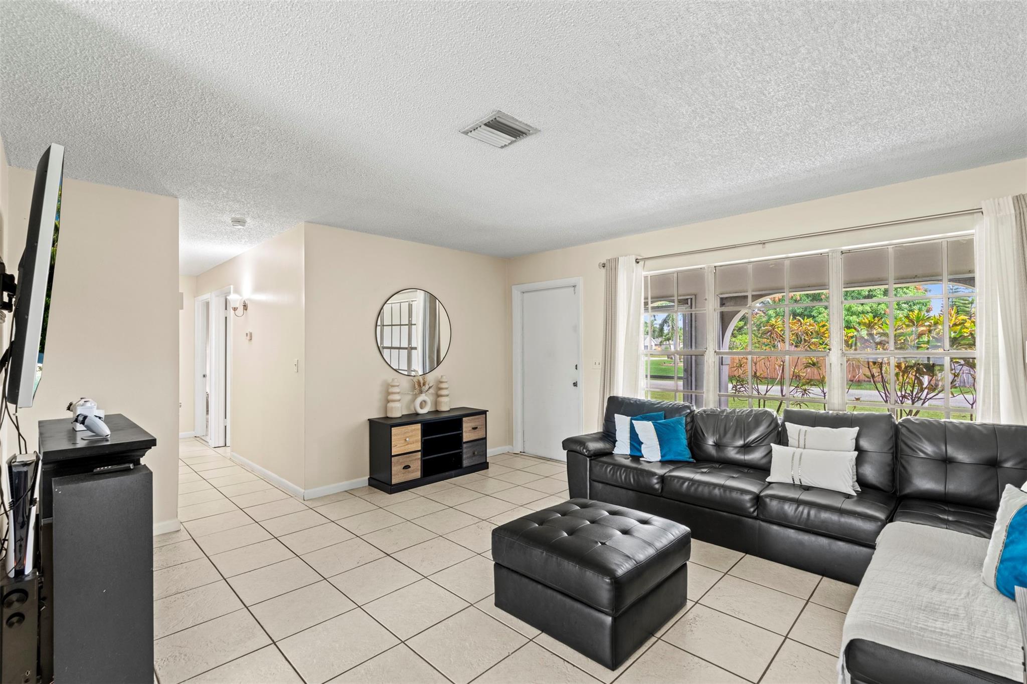 Photo for 622 NW Billiar Avenue, Port Saint Lucie, FL 34983 - Listing #FX-10515325 622 NW Billiar Avenue, Port Saint Lucie, FL 34983
