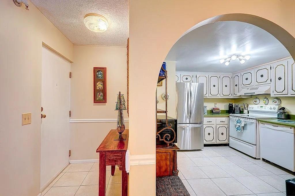 Photo for 2800 N Ocean Drive, A5B, West Palm Beach, FL 33404 - Listing #FX-10506493 2800 N Ocean Drive, A5B, West Palm Beach, FL 33404