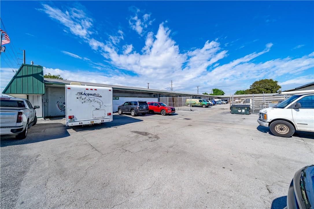 841 NE 44th Street, Oakland Park, FL 33334