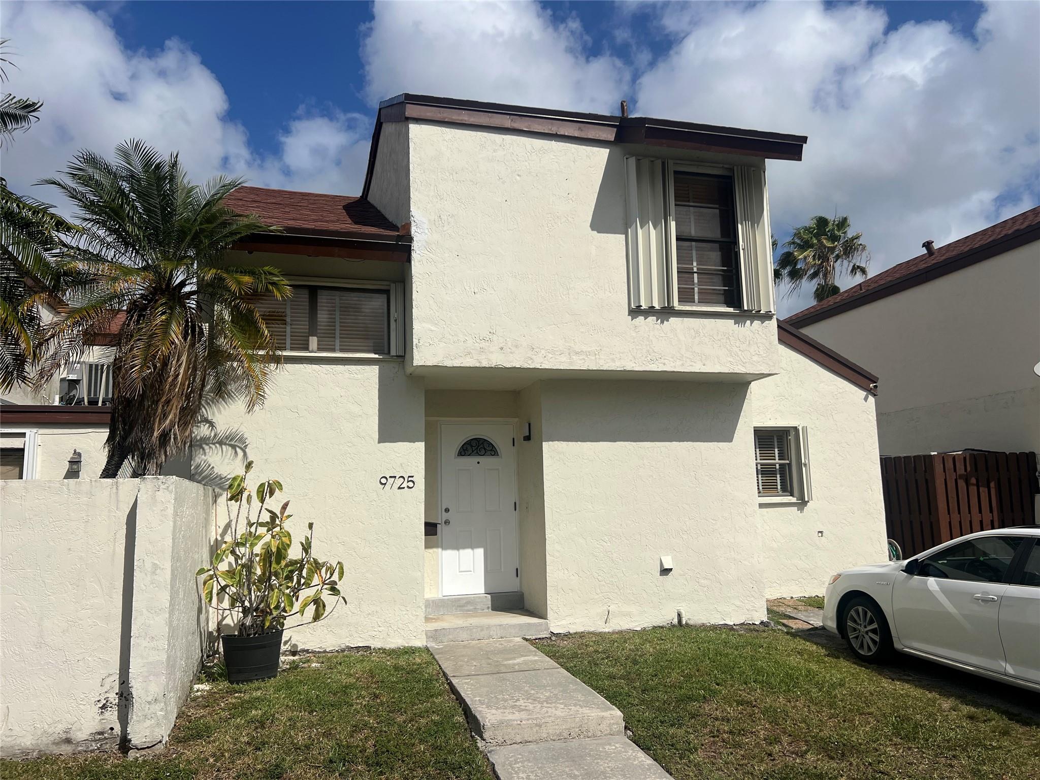 Photo for 9725 NW 5th Terrace, Miami, FL 33172 - listing #FX-10526549 9725 NW 5th Terrace, Miami, FL 33172