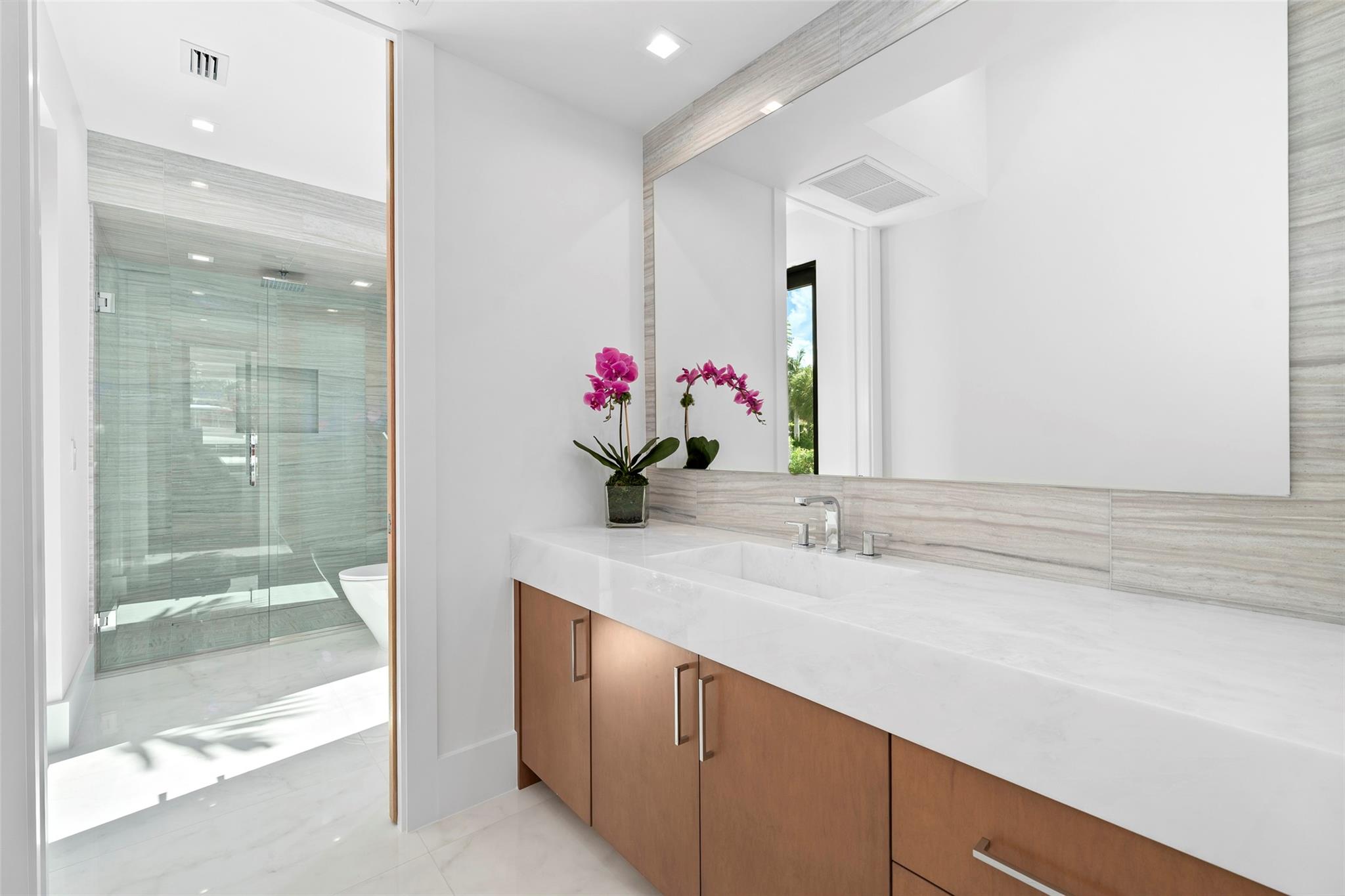 24 Fiesta Way, Fort Lauderdale, FL 33301