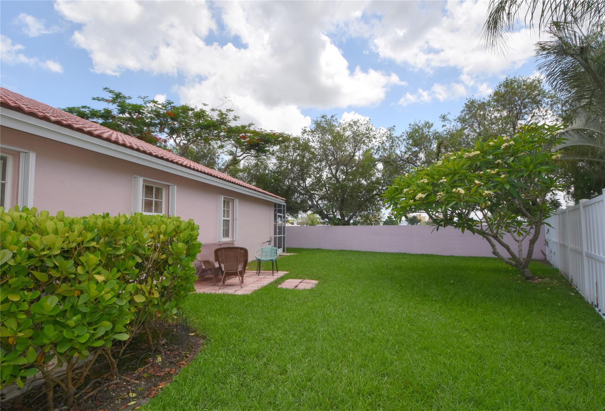 Photo for 98 Gables Boulevard, Weston, FL 33326 - Listing #FX-10506101 98 Gables Boulevard, Weston, FL 33326