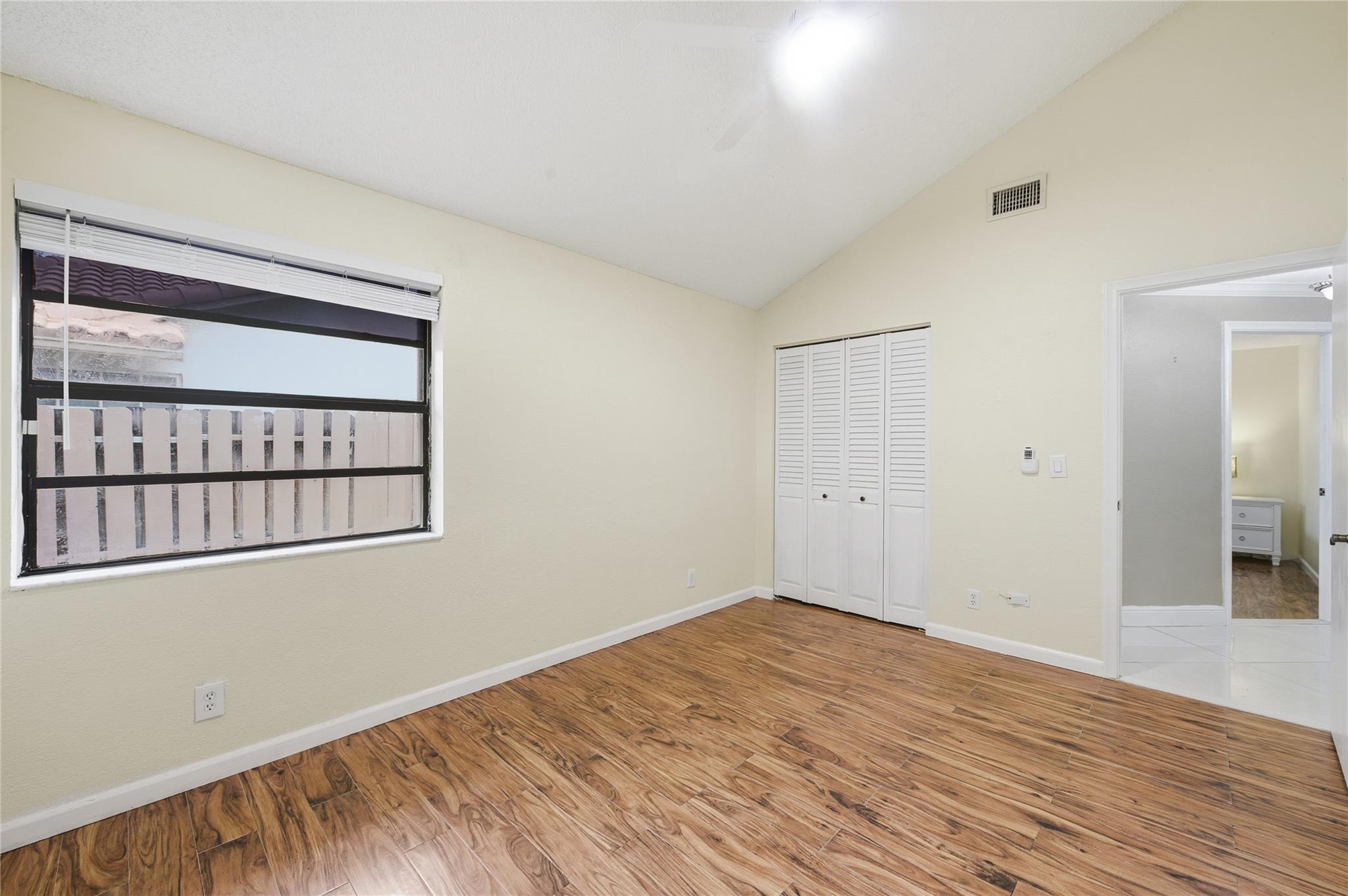 10949 NW 1st Mnr, Coral Springs, FL 33071