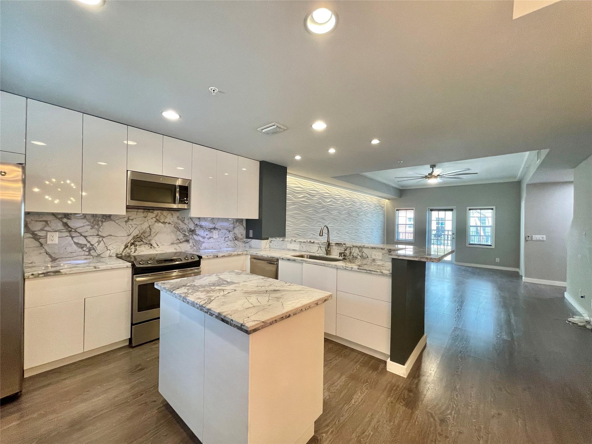 Photo for 621 SW 1st Avenue, 621, Pompano Beach, FL 33060 - Listing #FX-10514485 621 SW 1st Avenue, 621, Pompano Beach, FL 33060