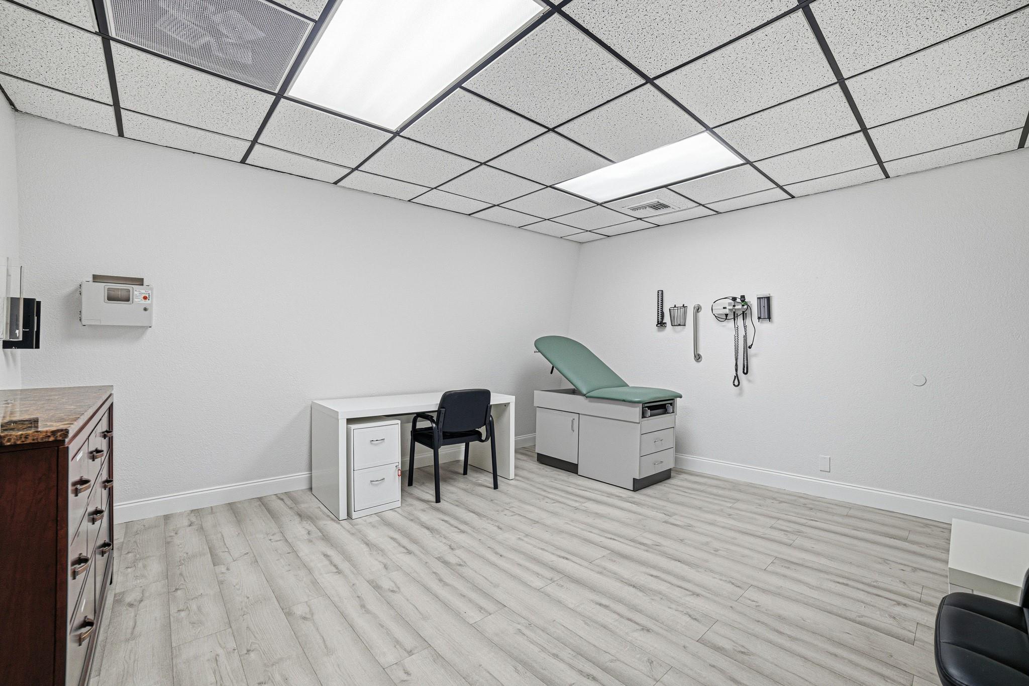 2929 N University Drive, Coral Springs, FL 33065