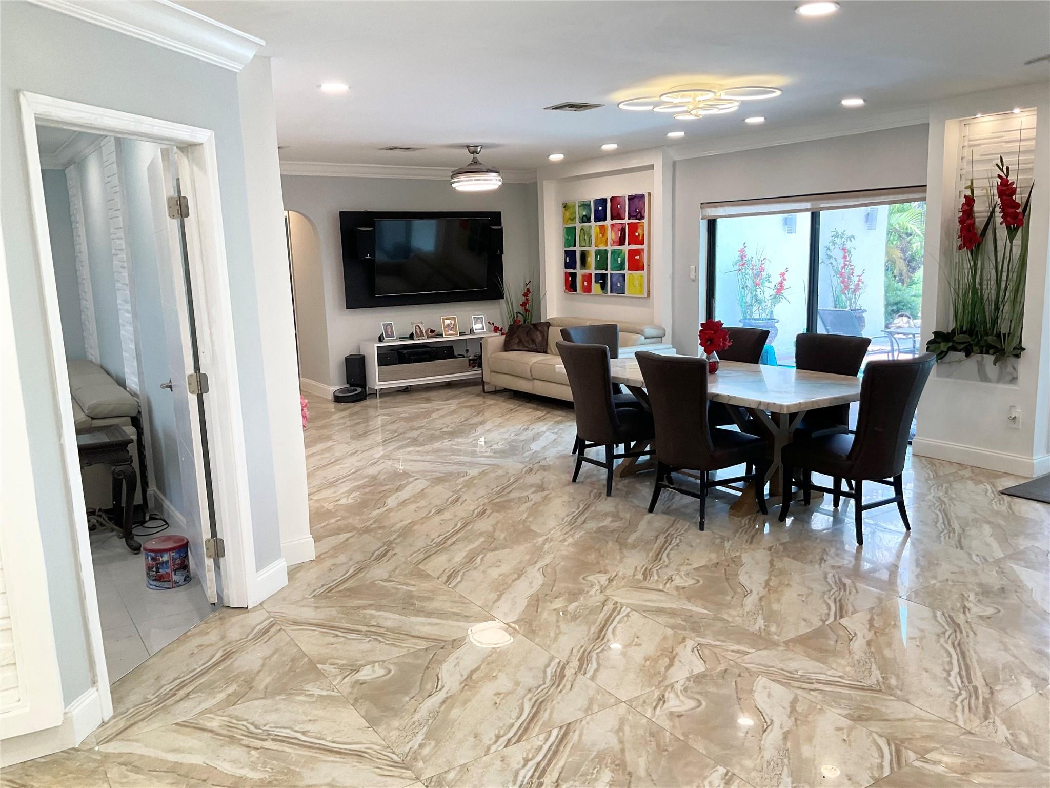 10477 NW 4th Street, Coral Springs, FL 33071