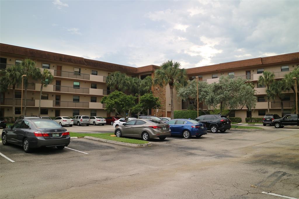 Photo for 4940 E Sabal Palm Boulevard, 303, Tamarac, FL 33319 - Listing #FX-10435747 4940 E Sabal Palm Boulevard, 303, Tamarac, FL 33319