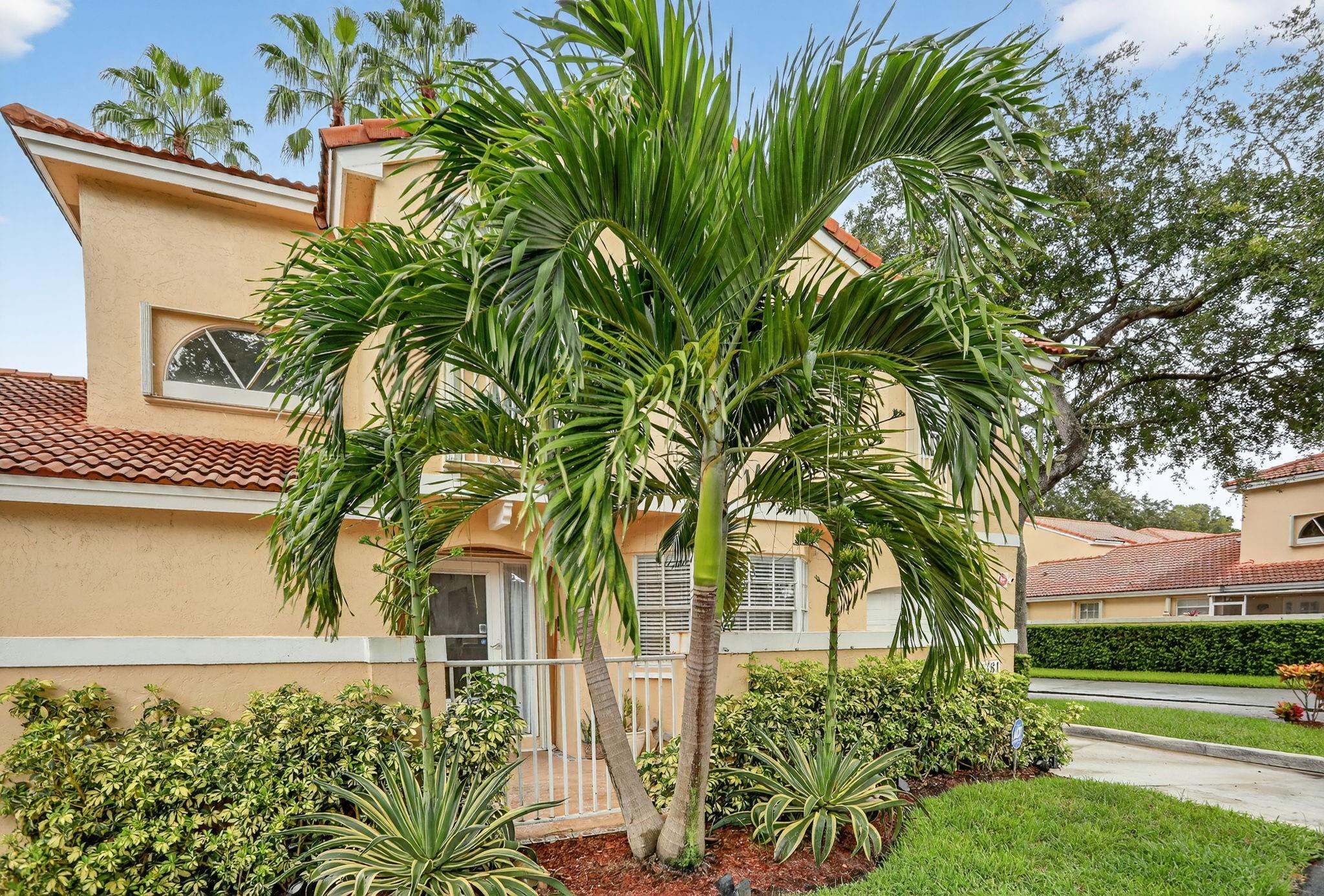 11461 Lakeview Drive 8, Coral Springs, FL 33071