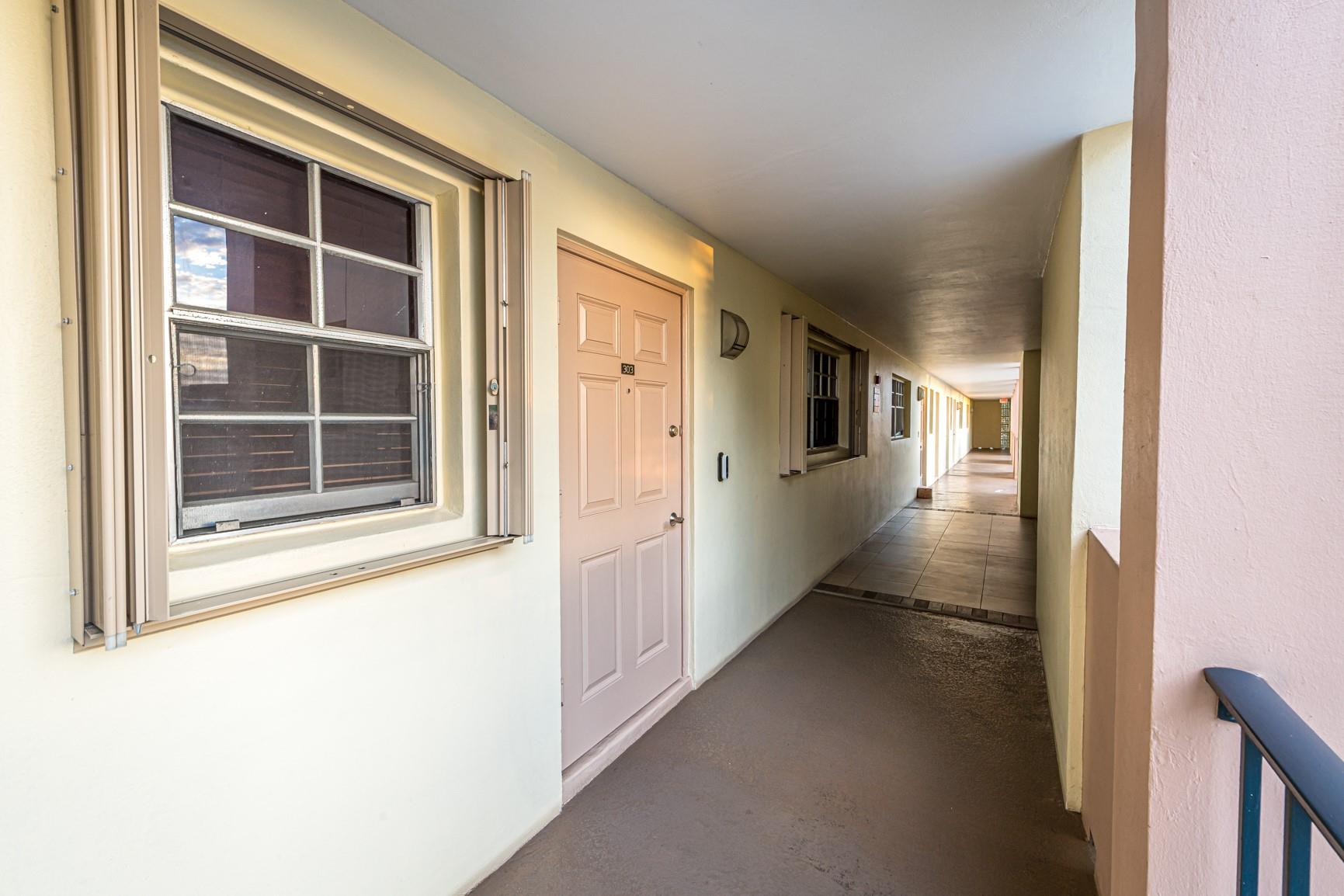 3575 Broken Woods Drive 303, Coral Springs, FL 33065