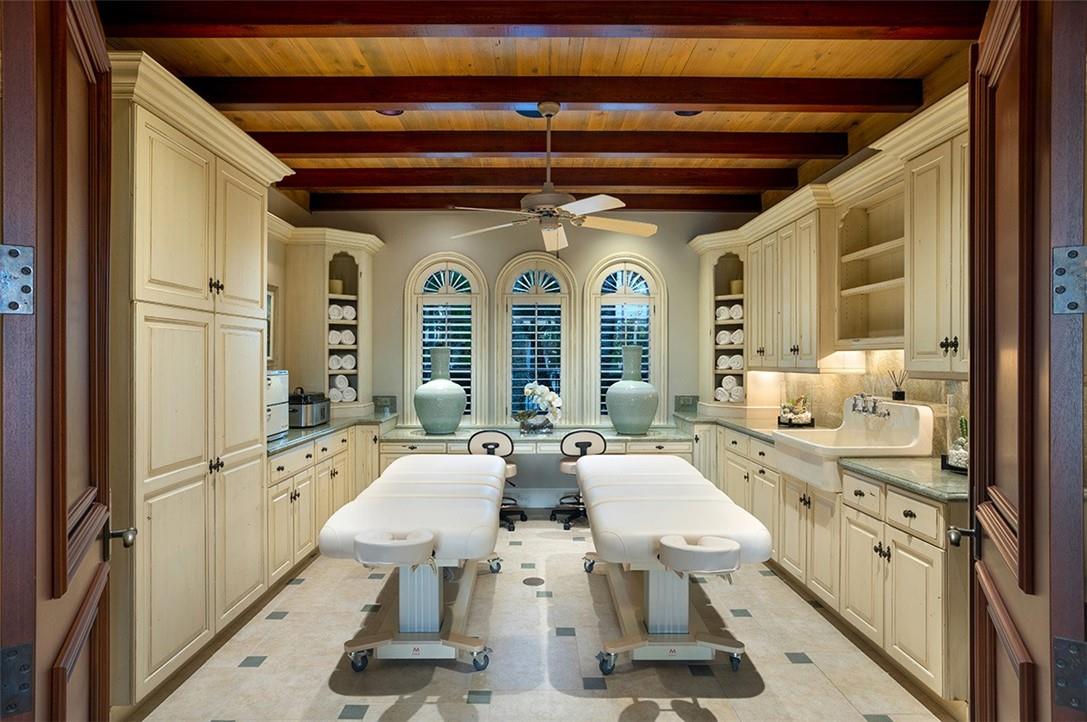 2900 NE 37th Street, Fort Lauderdale, FL 33308