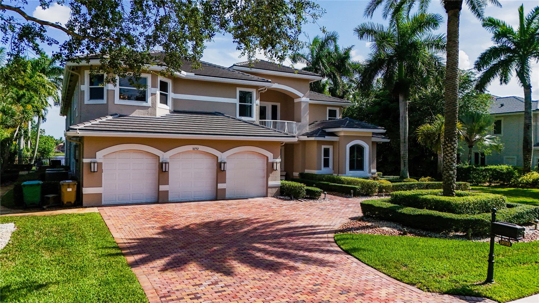 Photo for 10792 Pine Lodge Trail, Davie, FL 33328 - Listing #FX-10511577 10792 Pine Lodge Trail, Davie, FL 33328