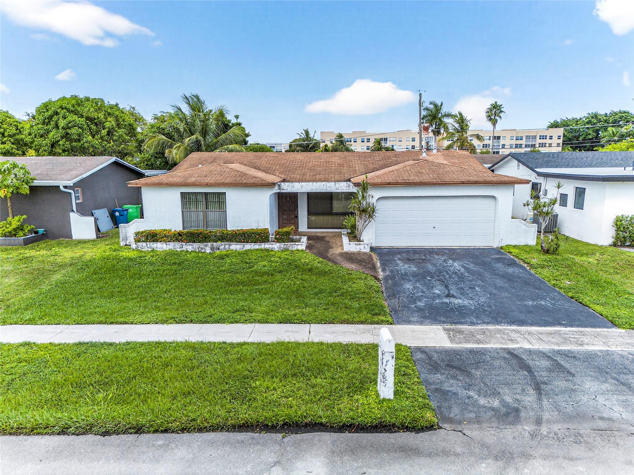 Photo for 10171 NW 24th Street, Sunrise, FL 33322 - listing #FX-10528986 10171 NW 24th Street, Sunrise, FL 33322