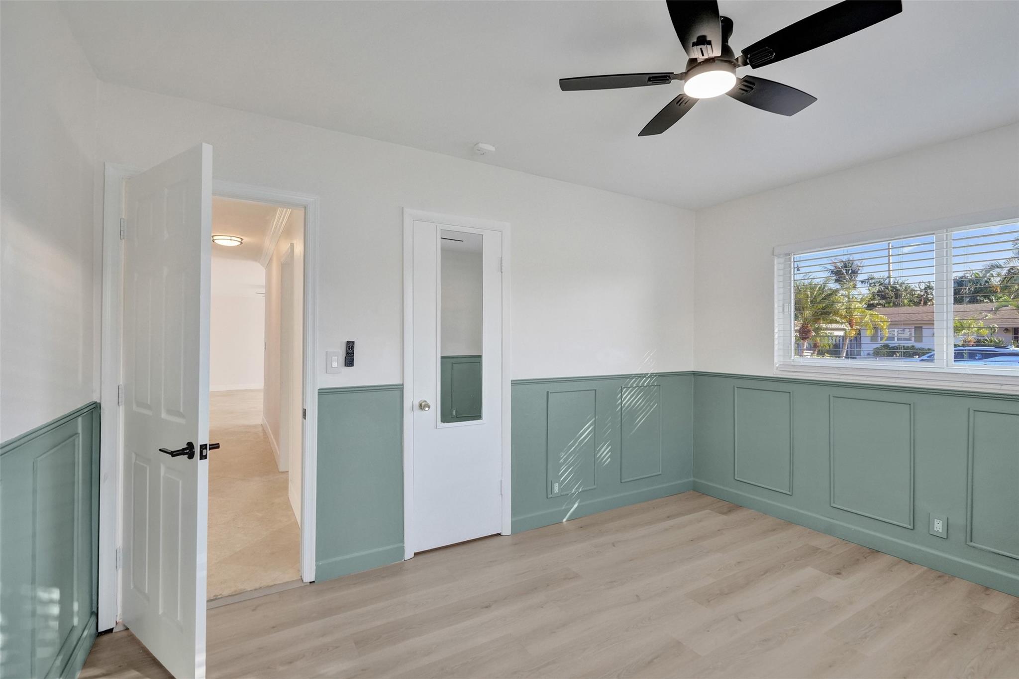 3rd Bedroom w/ Walk-in closet