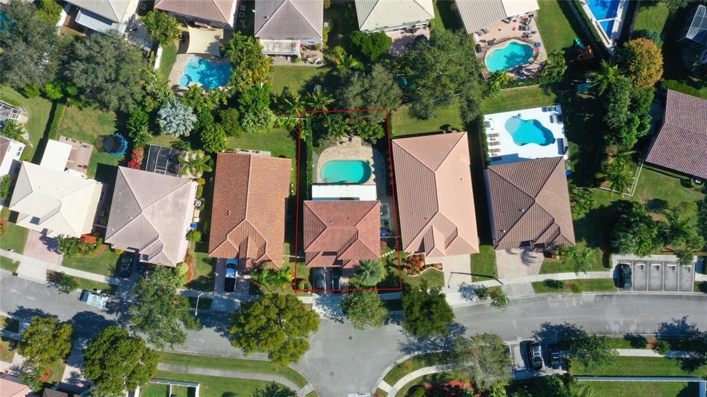 Photo for 1943 NW 170 Avenue, Pembroke Pines, FL 33028 - Listing #FX-10511902 1943 NW 170 Avenue, Pembroke Pines, FL 33028