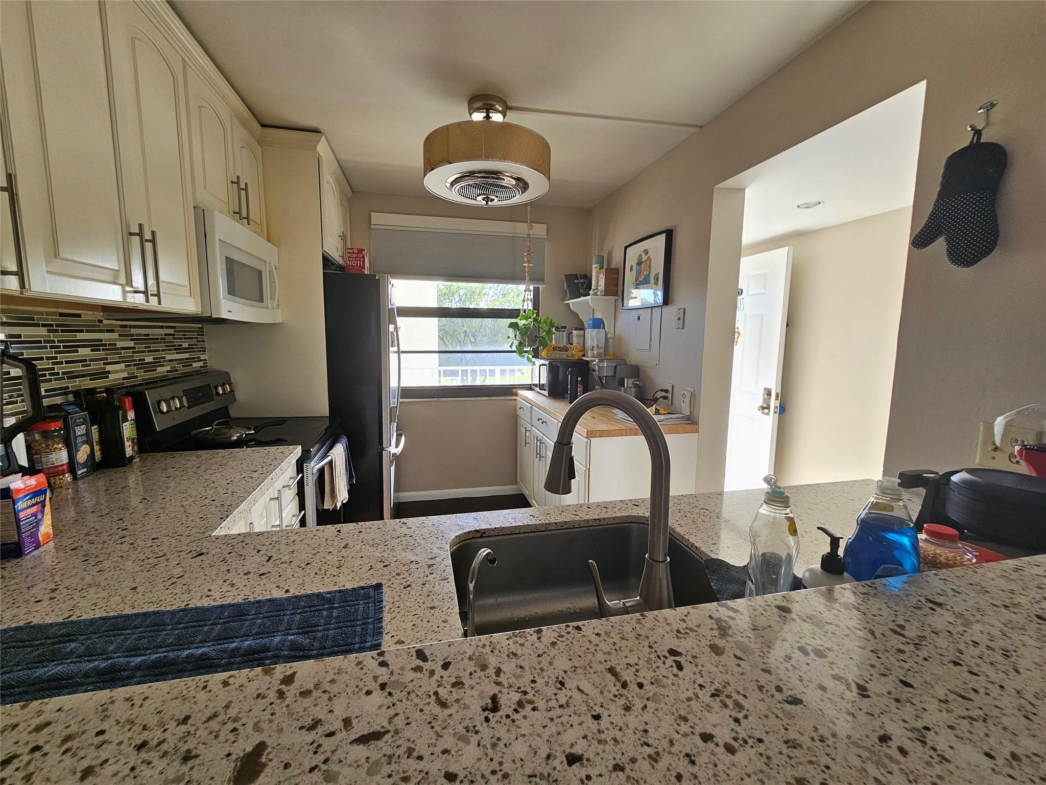 6085 S Balboa Circle 303, Boca Raton, FL 33433