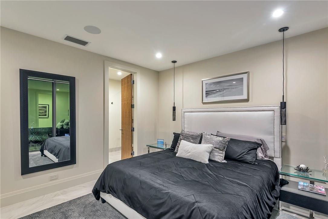 2 Fiesta Way, Fort Lauderdale, FL 33301