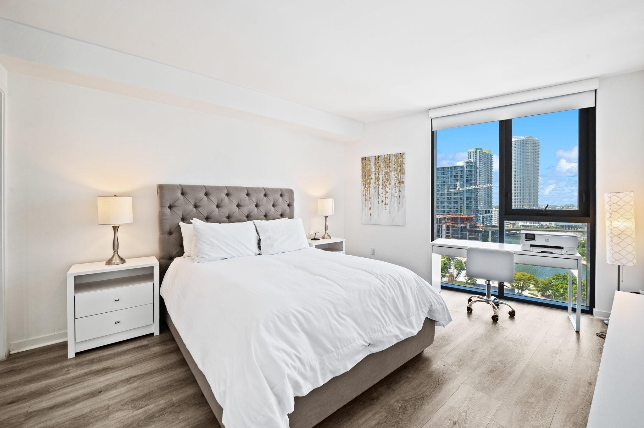 31 SE 6th Street 2002, Miami, FL 33131