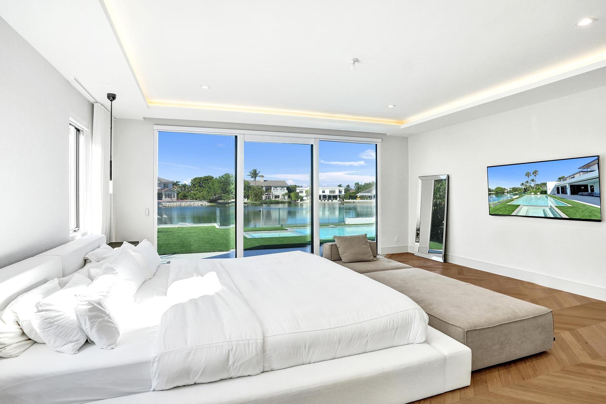 7 Seneca Road, Sea Ranch Lakes, FL 33308