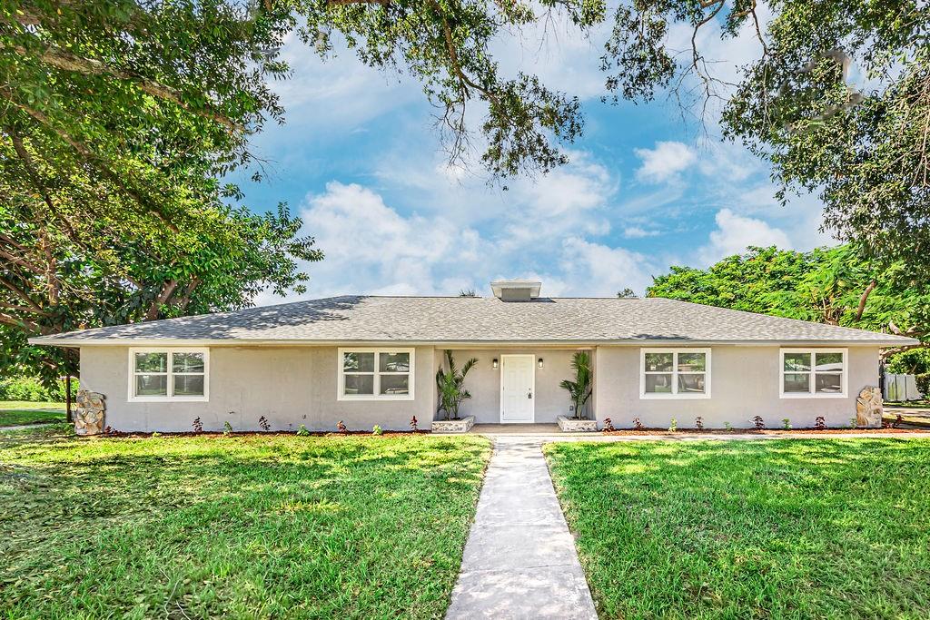 Photo for 300 Riomar Drive, Port Saint Lucie, FL 34952 - listing #FX-10533326 300 Riomar Drive, Port Saint Lucie, FL 34952