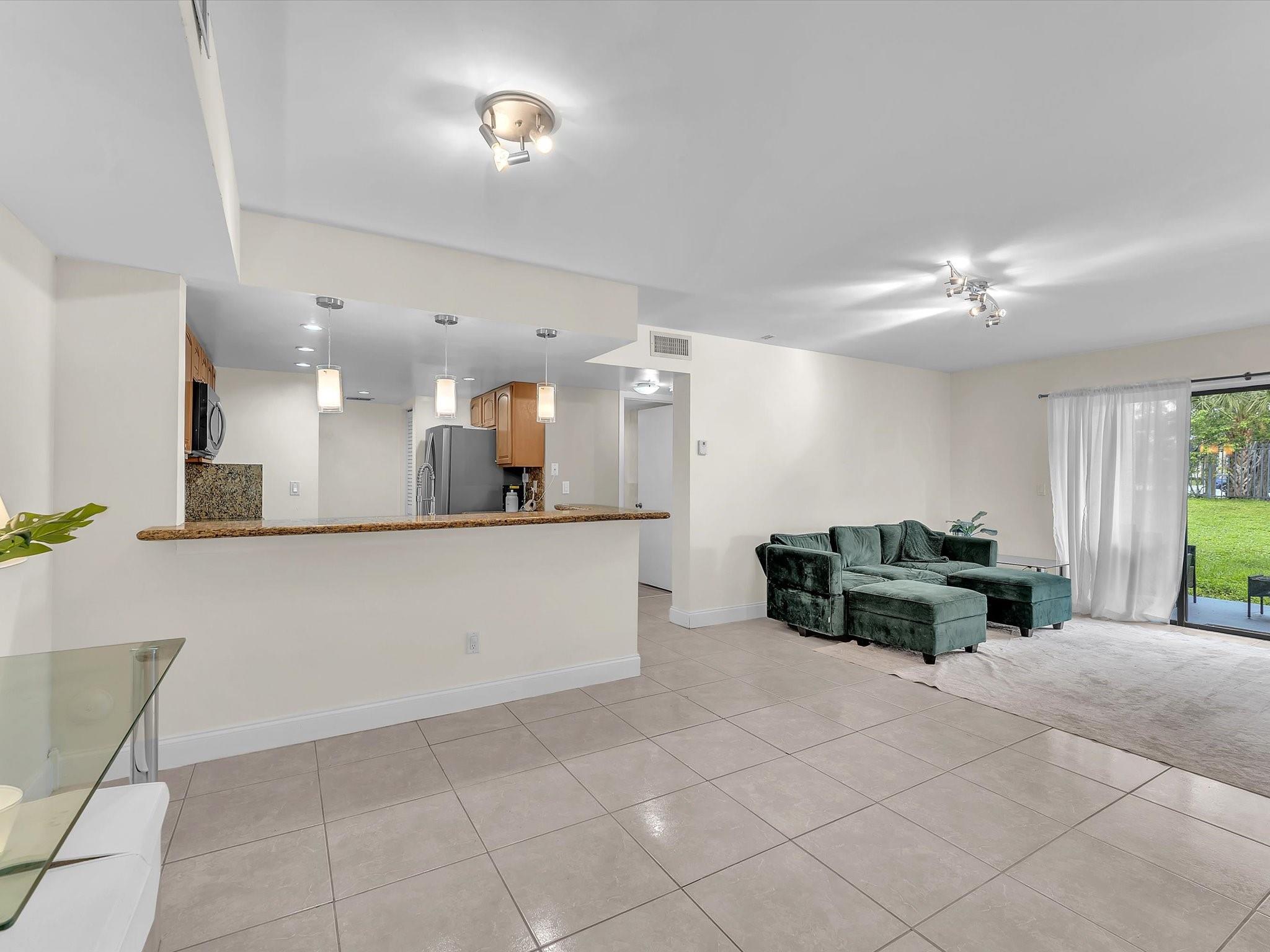 9022 W Atlantic Boulevard 213, Coral Springs, FL 33071