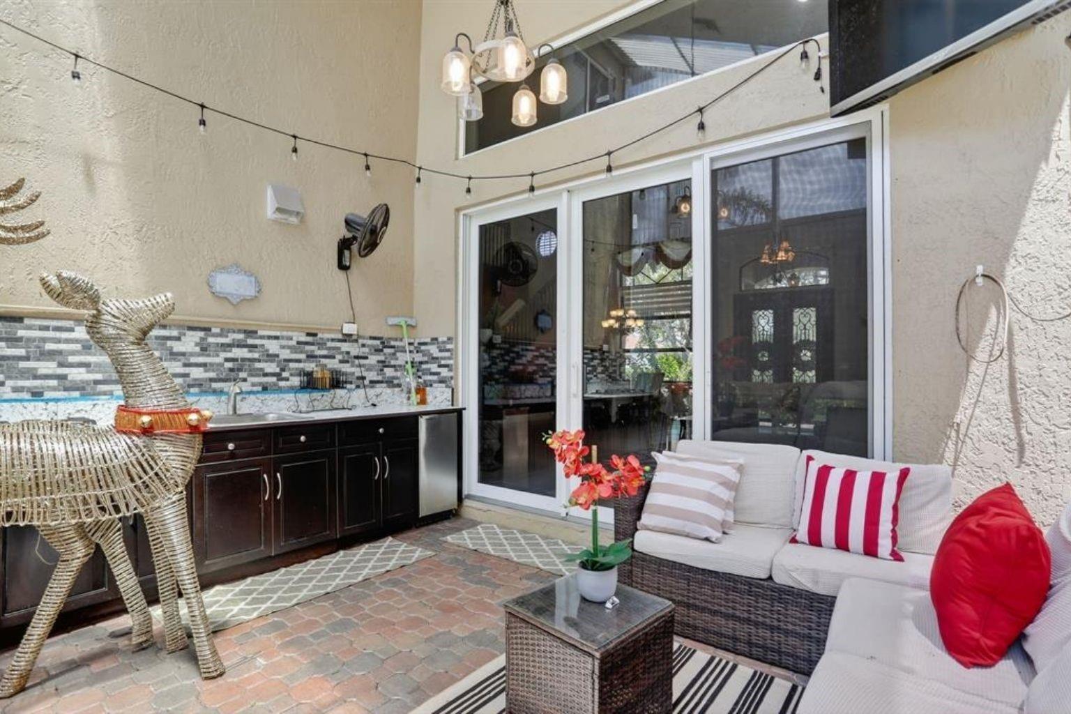 5340 NW 103rd Way, Coral Springs, FL 33076