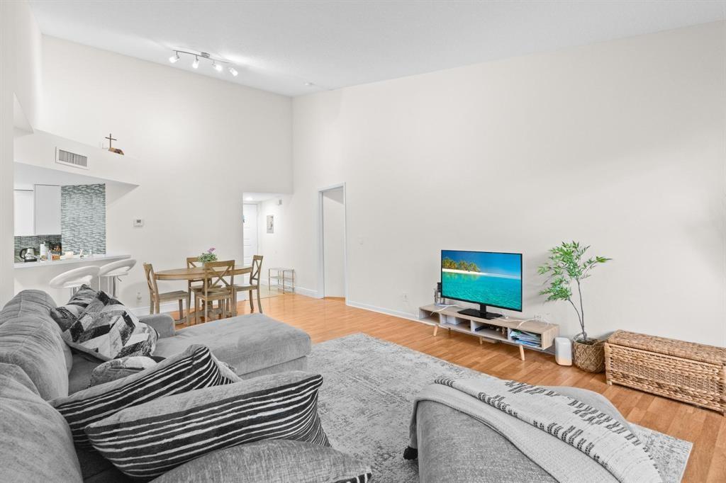 8851 S Wiles Road 305, Coral Springs, FL 33067