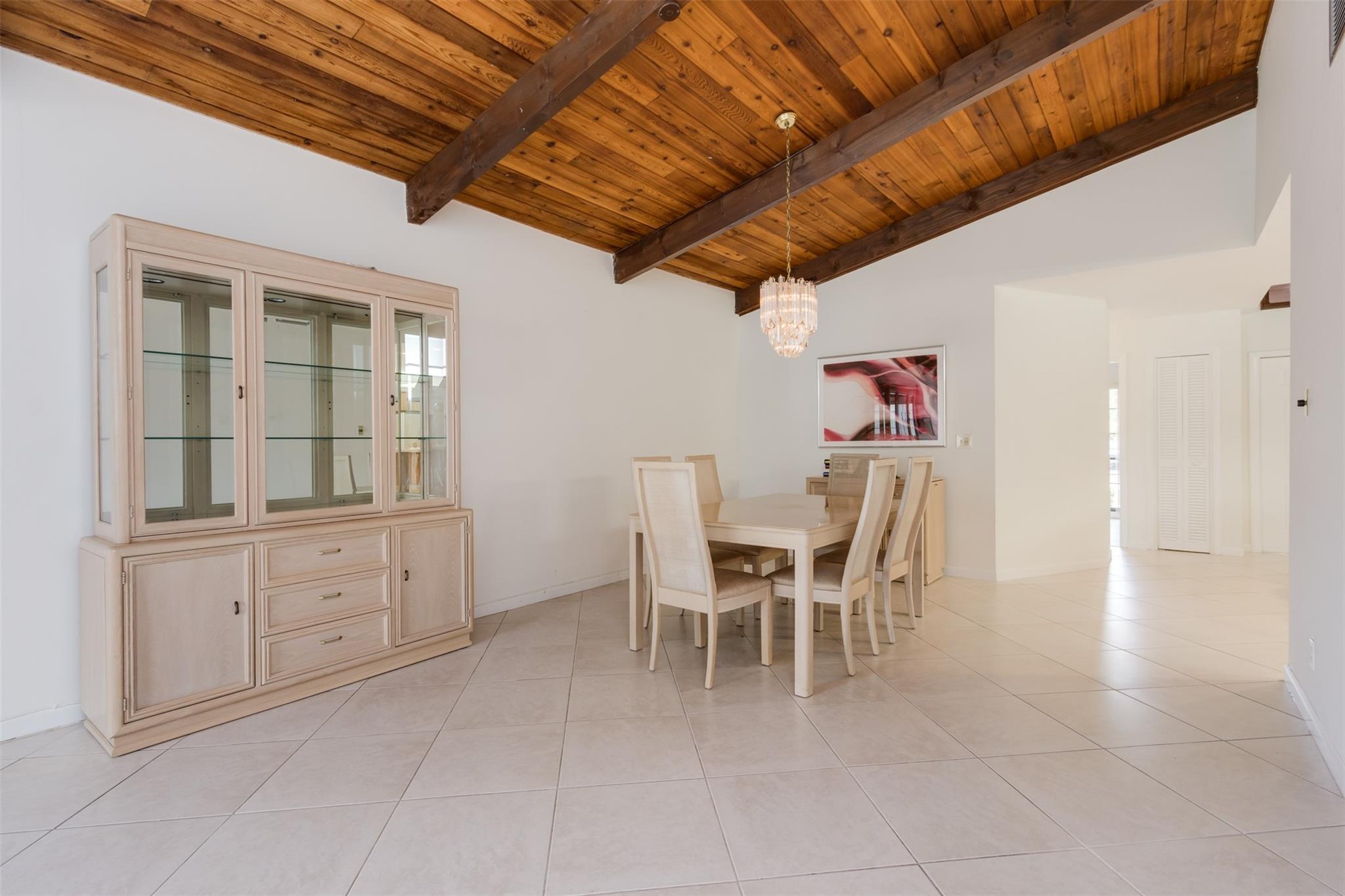 450 Briarwood Circle 2, Hollywood, FL 33024