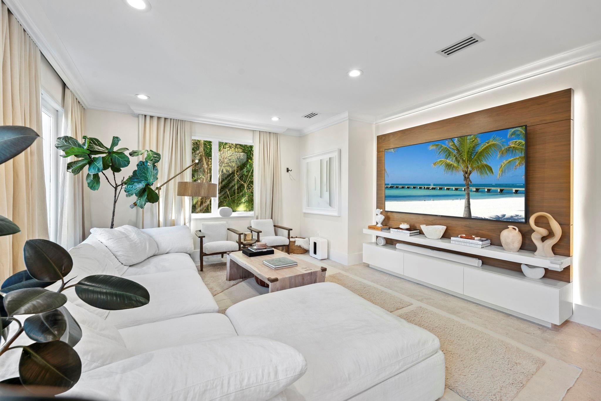 2765 Brickell Court, Miami, FL 33129