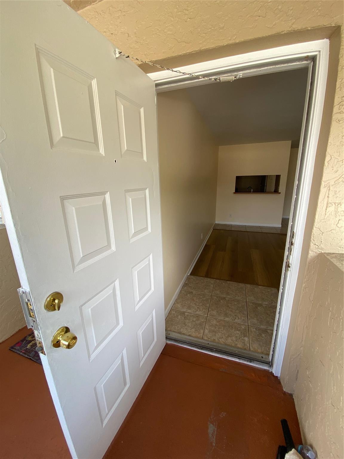 848 Twin Lakes Drive 19-G, Coral Springs, FL 33071