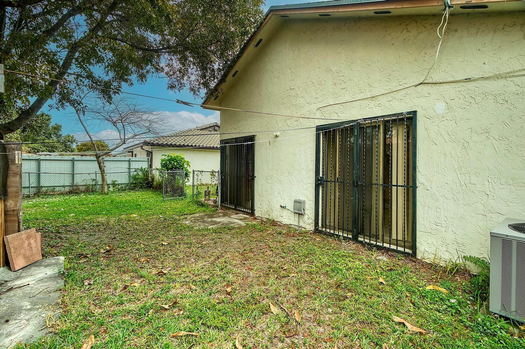 602 SW 99th Place, Miami, FL 33174