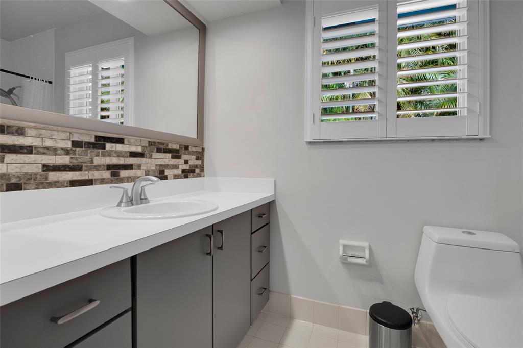 Photo for 5880 SW 19th Street, Plantation, FL 33317 - Listing #FX-10436185 5880 SW 19th Street, Plantation, FL 33317