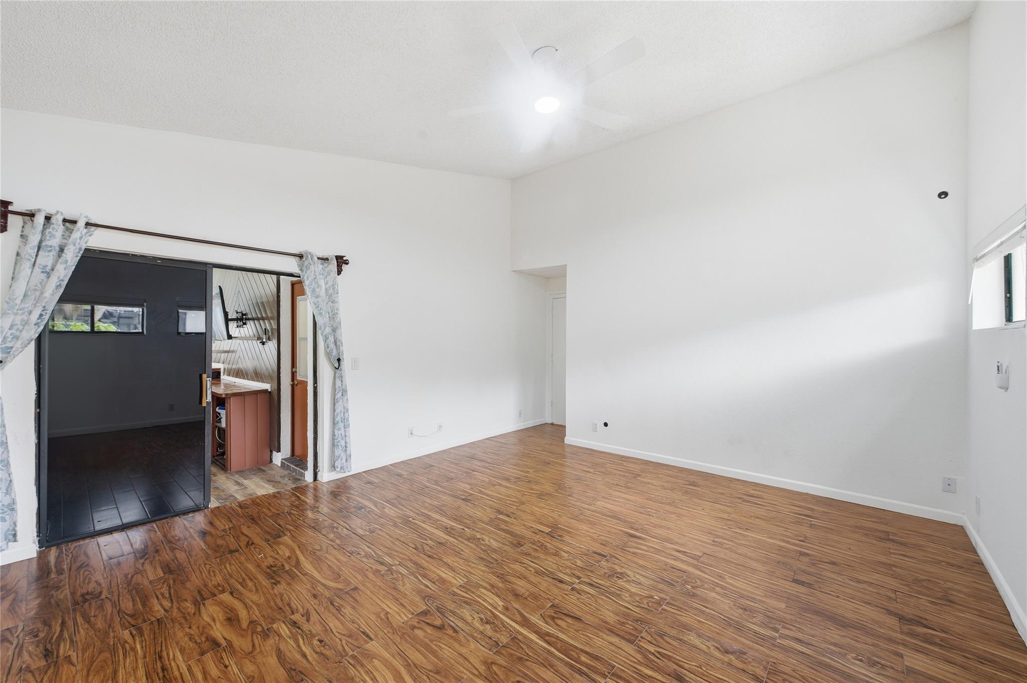 10949 NW 1st Mnr, Coral Springs, FL 33071