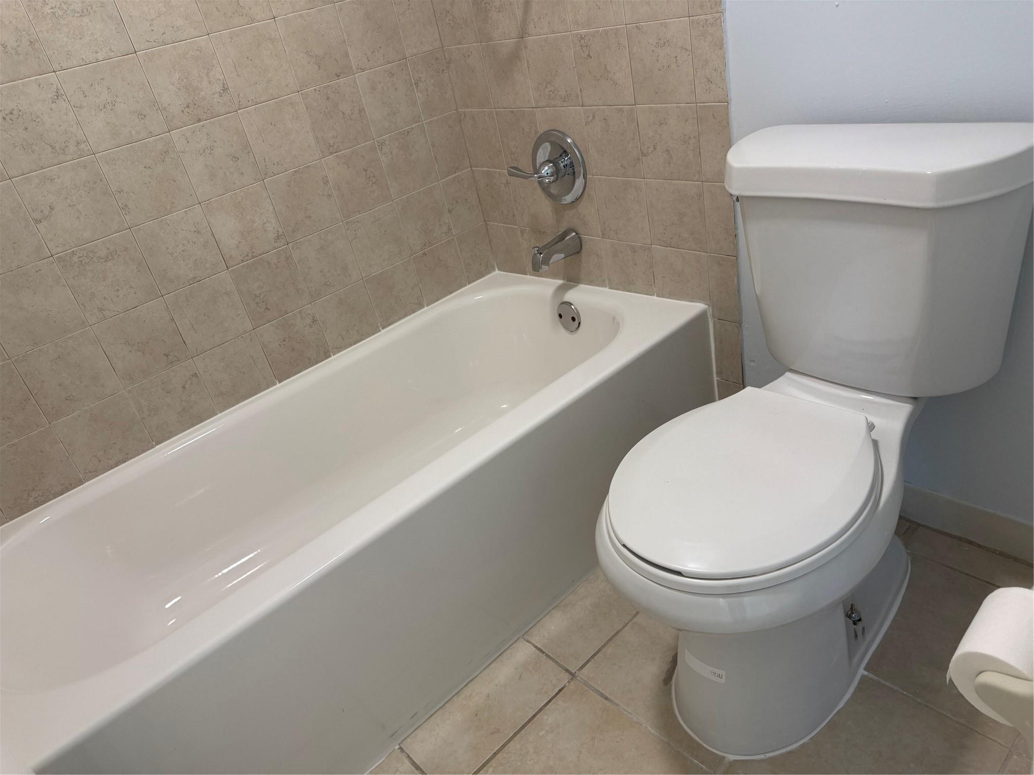 9930 N Twin Lakes Drive 7-L, Coral Springs, FL 33071