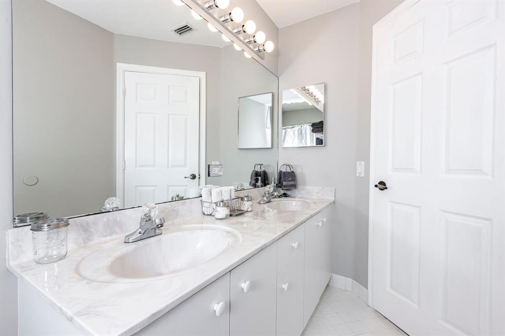 Photo for 1104 Hidden Valley Way, Weston, FL 33327 - Listing #FX-10435153 1104 Hidden Valley Way, Weston, FL 33327