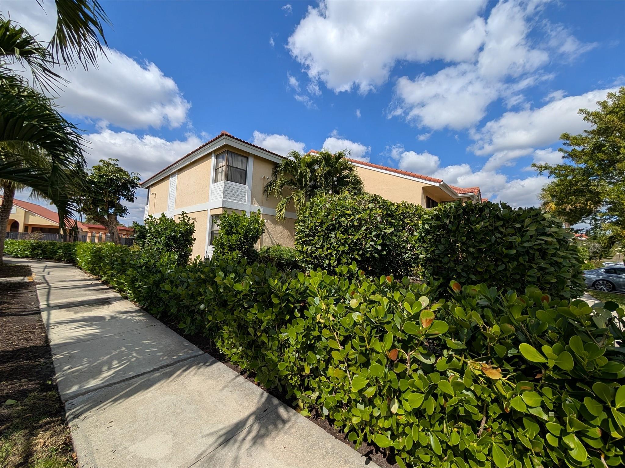5741 Riverside Drive 201, Coral Springs, FL 33067