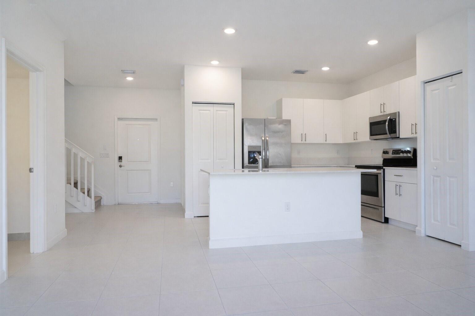 11833 NW 47th Mnr, Coral Springs, FL 33076