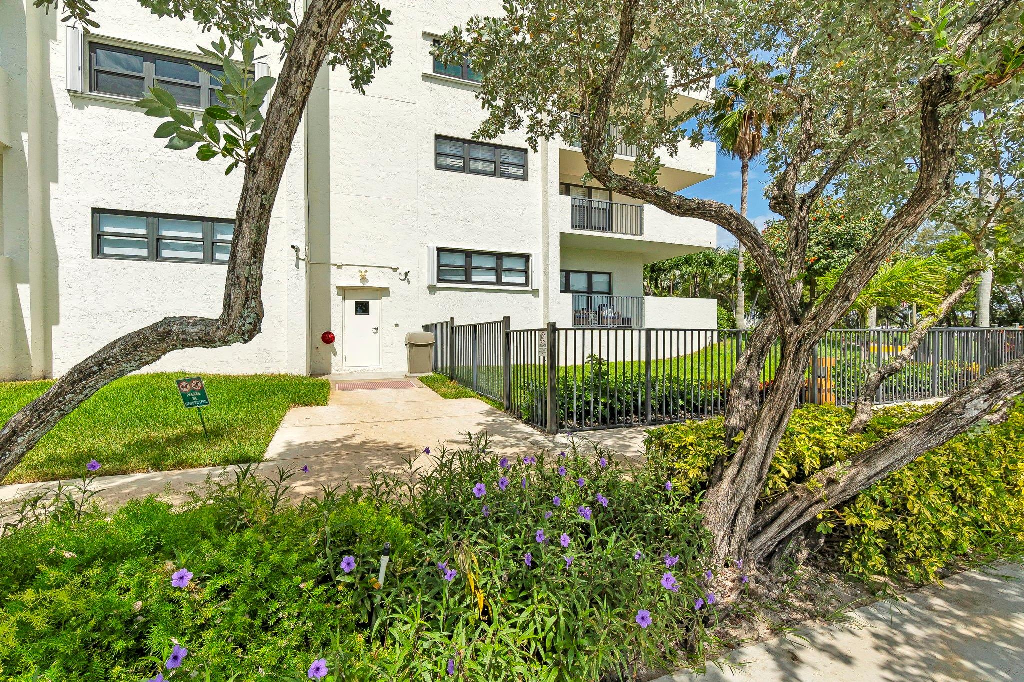 Photo for 3200 Port Royale Drive N, 112, Fort Lauderdale, FL 33308 - Listing #FX-10519629 3200 Port Royale Drive N, 112, Fort Lauderdale, FL 33308
