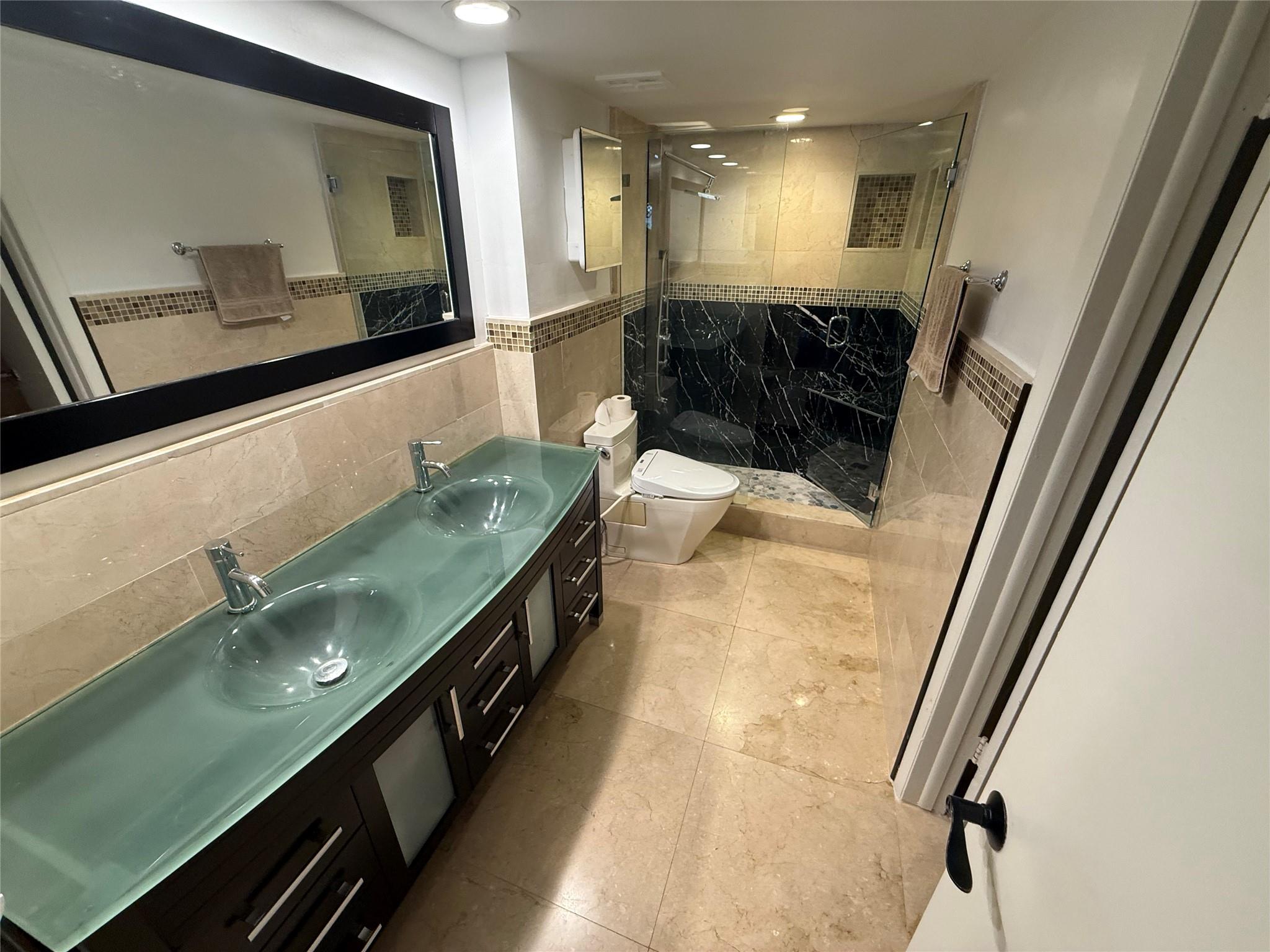 19428 NE 26th Avenue 103, Miami, FL 33180