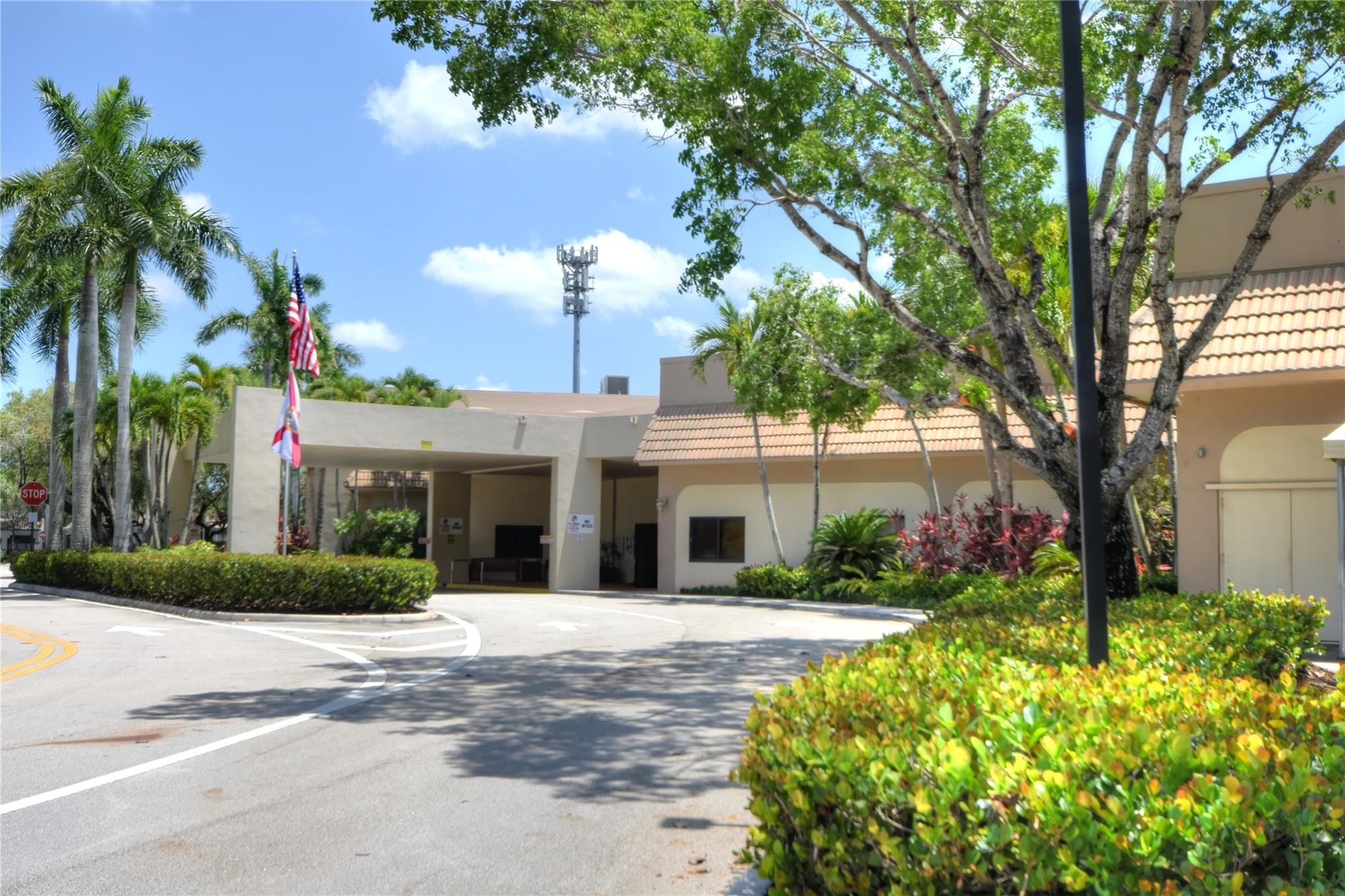 Photo for 98 Gables Boulevard, Weston, FL 33326 - Listing #FX-10506101 98 Gables Boulevard, Weston, FL 33326