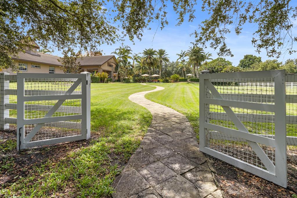5335 Holatee Trail, Southwest Ranches, FL 33330