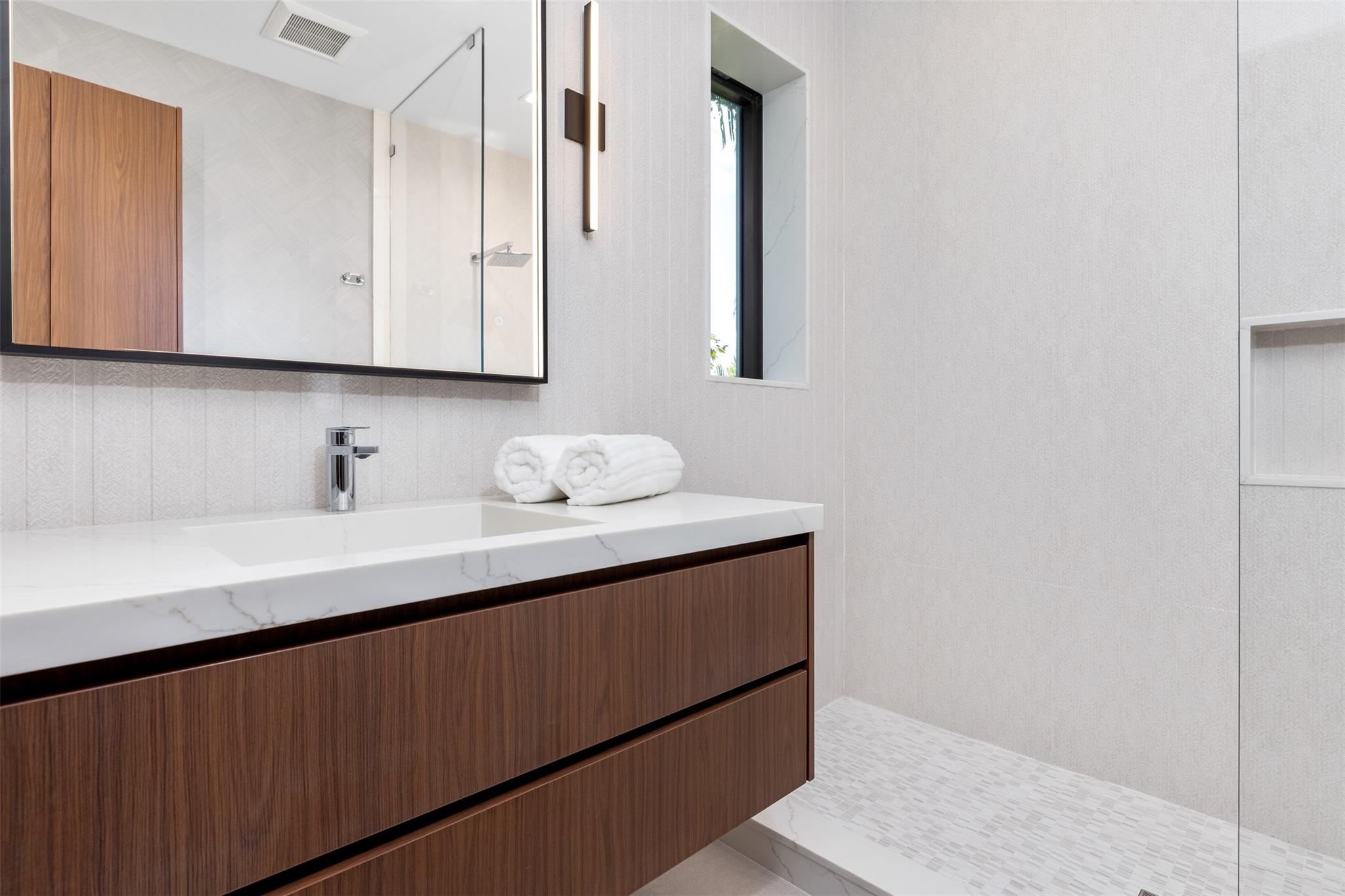 2733 NE 16th Street, Fort Lauderdale, FL 33304