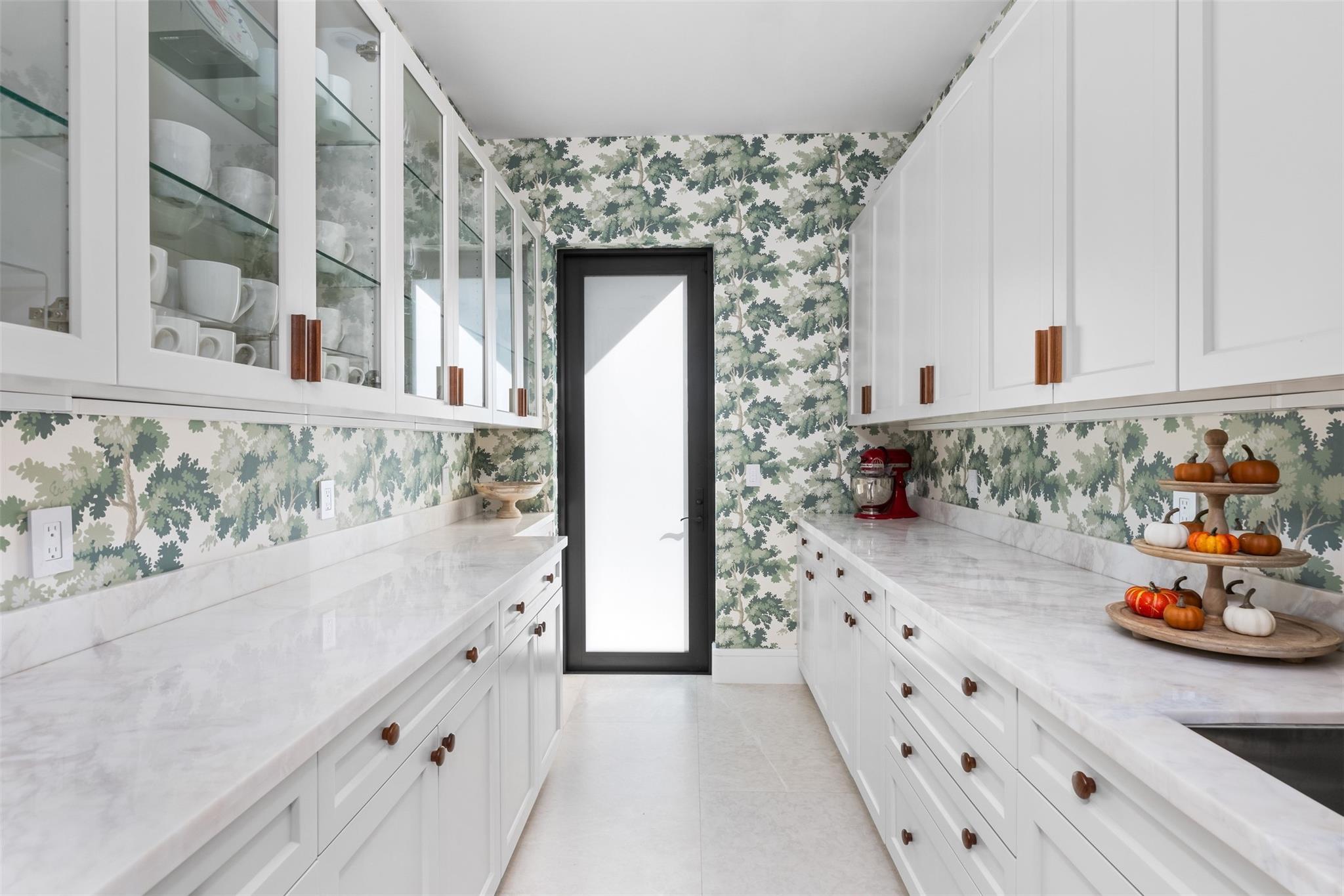 2300 NE 34th Court, Lighthouse Point, FL 33064