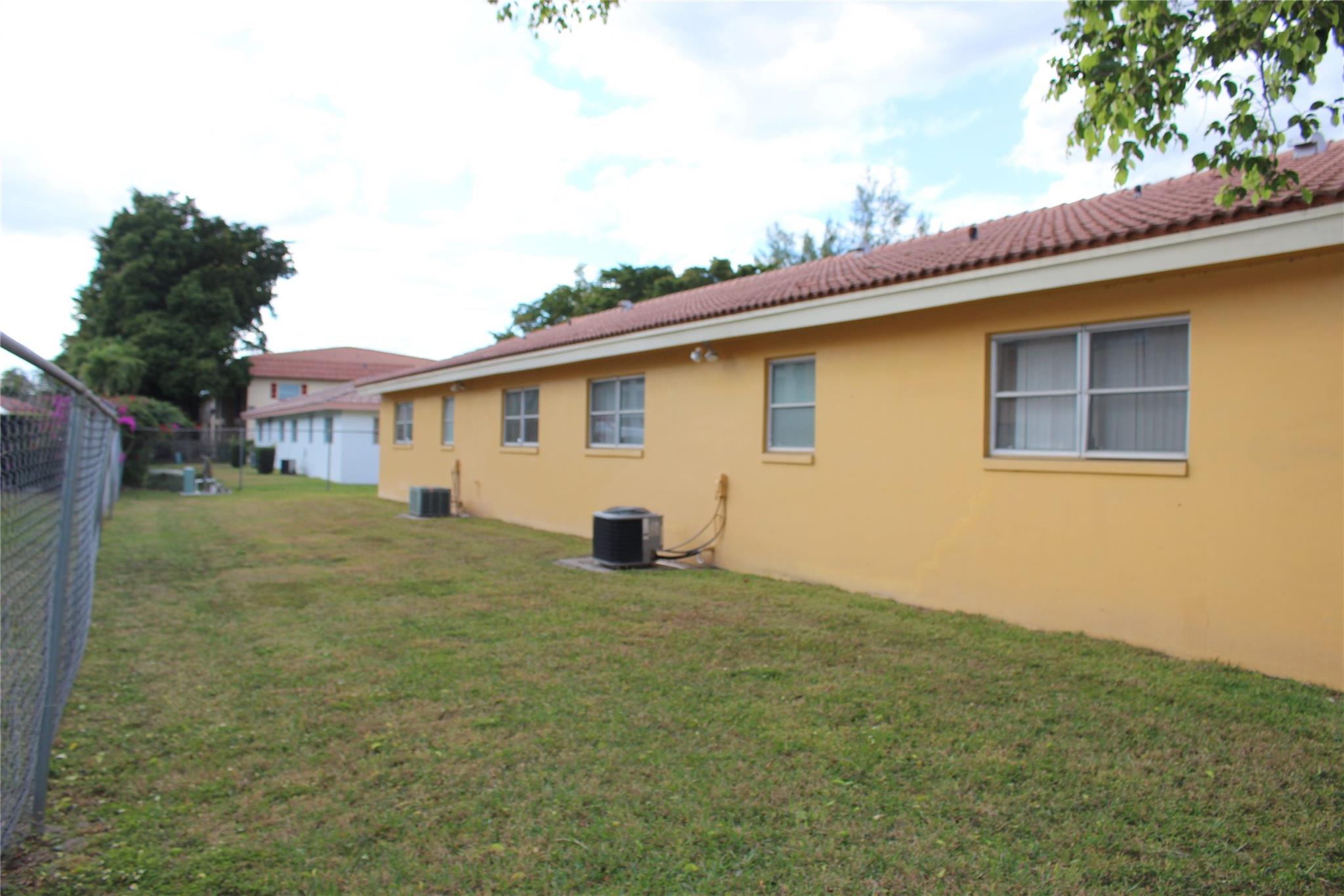 8600 NW 35th Street 3, Coral Springs, FL 33065