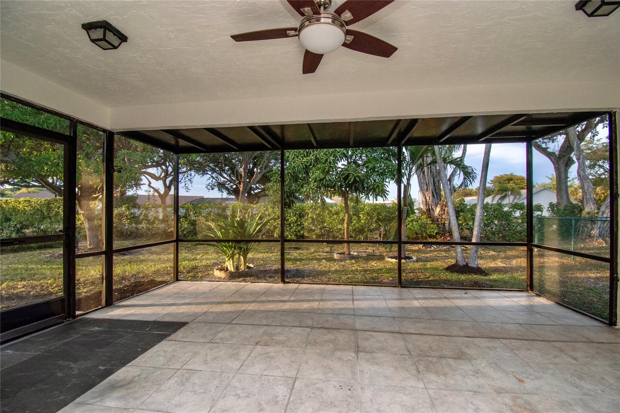 9107 Chatsworth Cascades Circle, Boca Raton, FL 33434