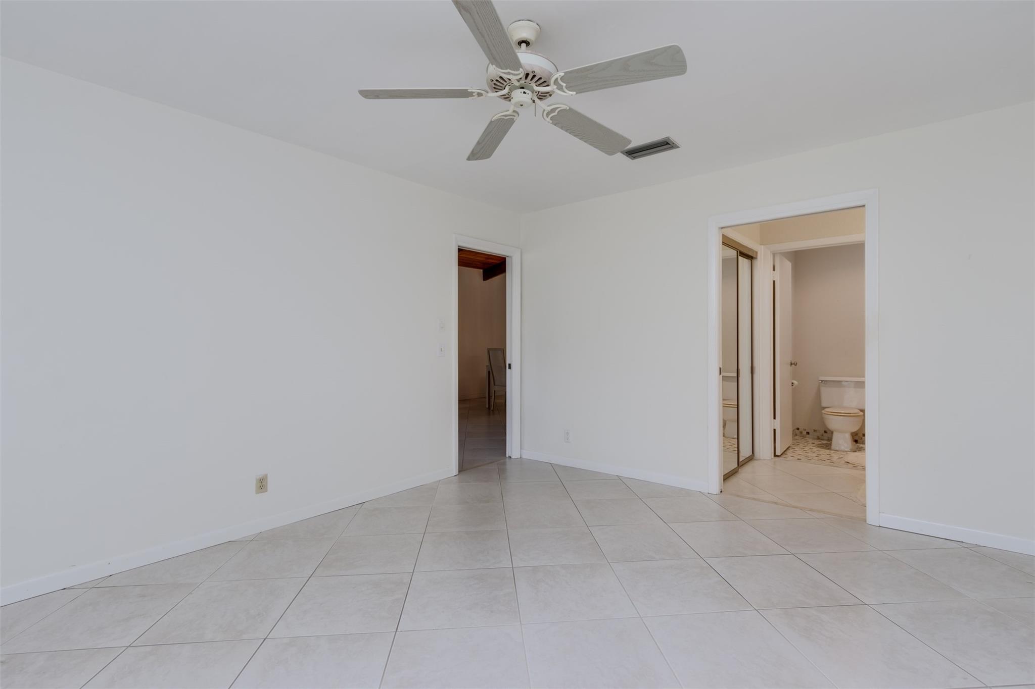 450 Briarwood Circle 2, Hollywood, FL 33024