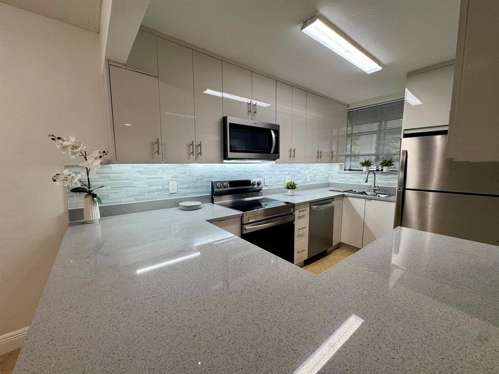 Photo for 1256 S Military Trail, 915, Deerfield Beach, FL 33442 - listing #FX-10533472 1256 S Military Trail, 915, Deerfield Beach, FL 33442