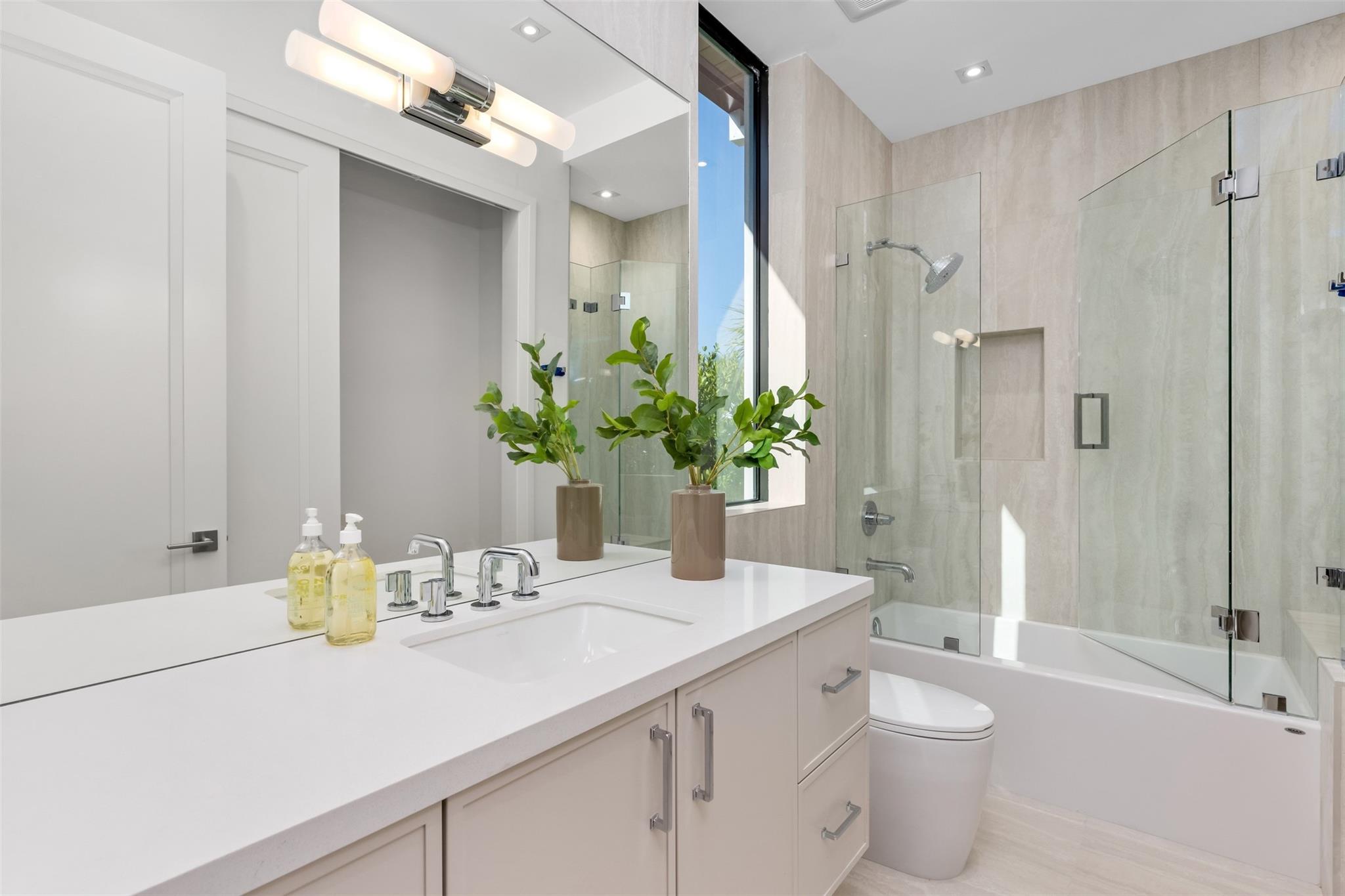 32 Seneca Road, Fort Lauderdale, FL 33308